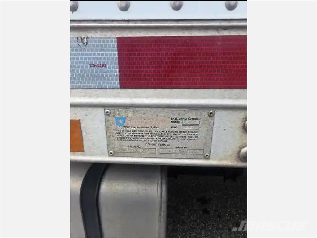 Hino 338 Bakwagens met gesloten opbouw