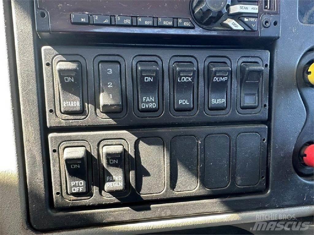 International 7600 Sleepwagens