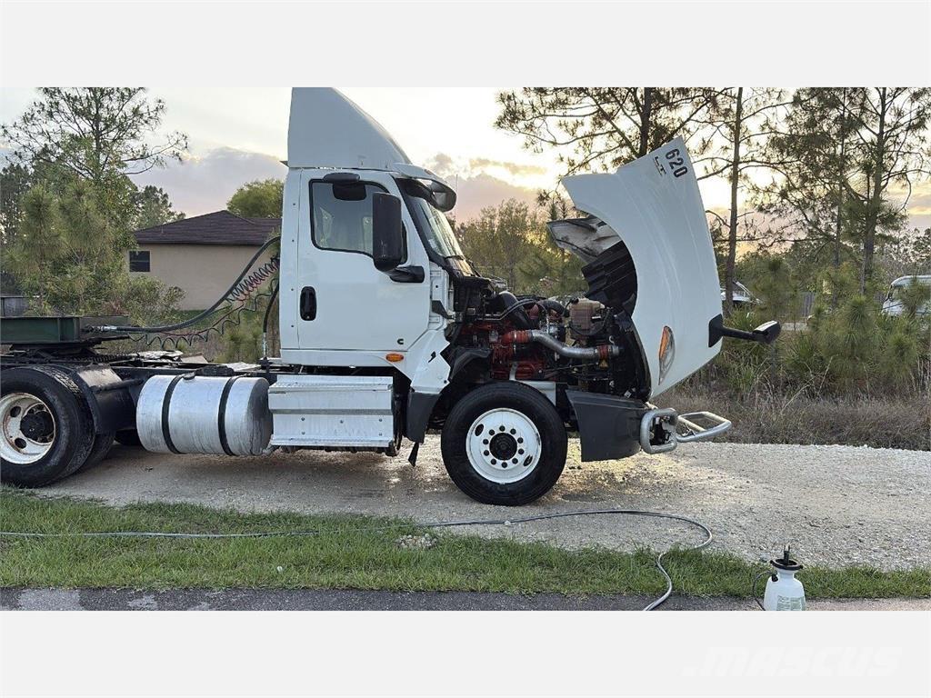 International LT625 Trekkers