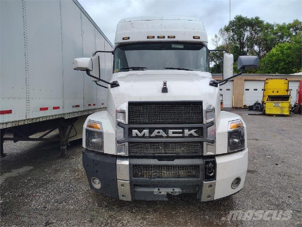 Mack Anthem 64T Trekkers