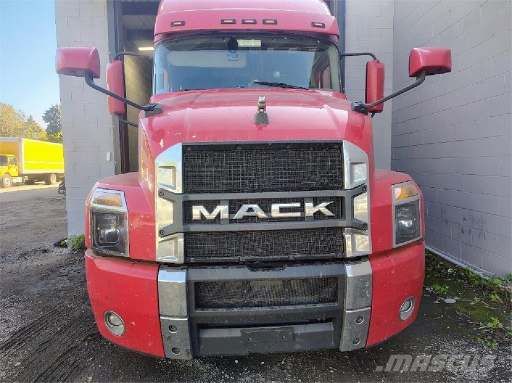 Mack Anthem 64T Trekkers