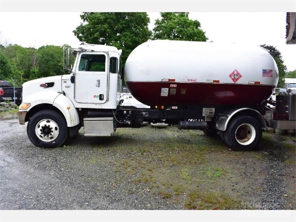 Peterbilt 335 Anders