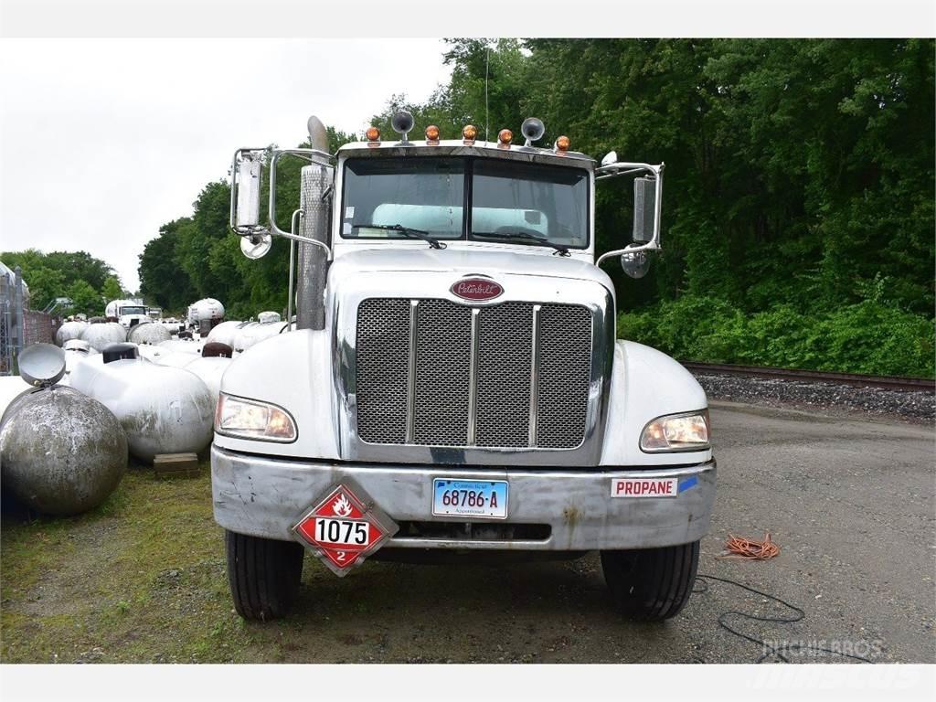 Peterbilt 335 Anders