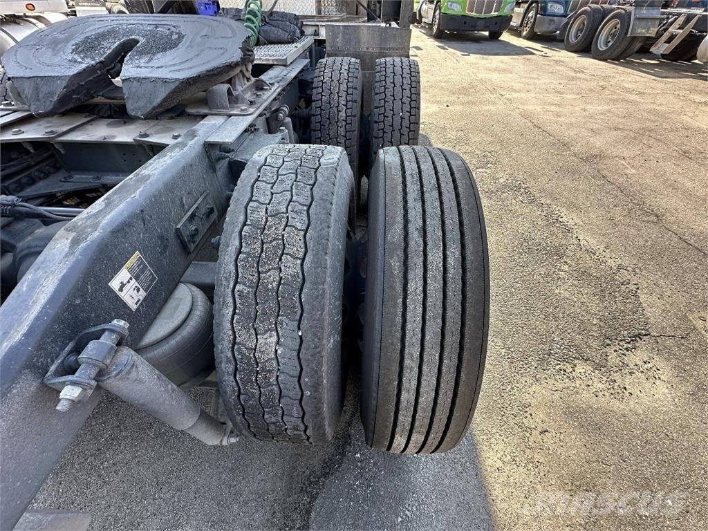 Peterbilt 579 Trekkers