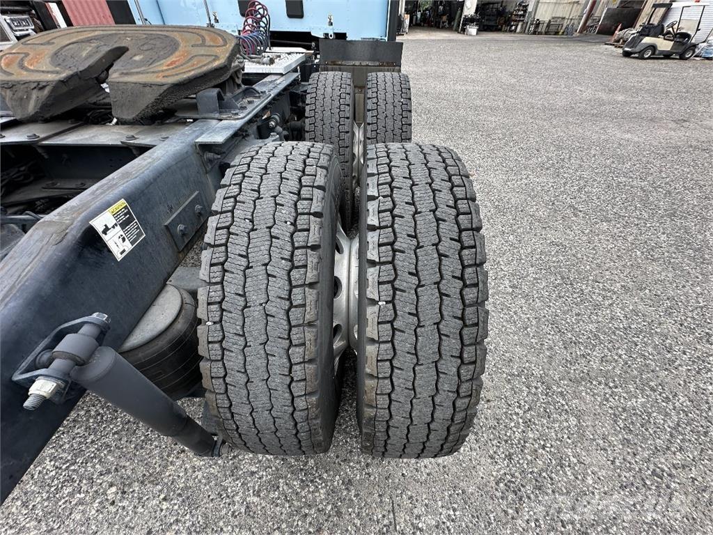 Peterbilt 579 Trekkers