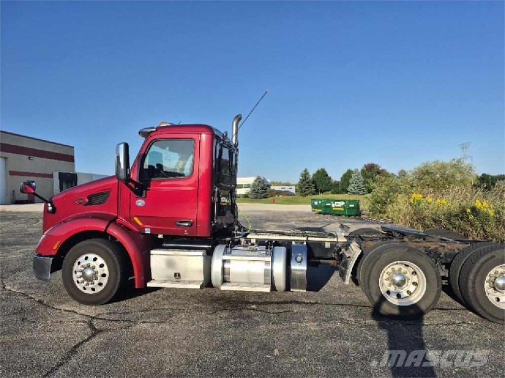 Peterbilt 579 Trekkers