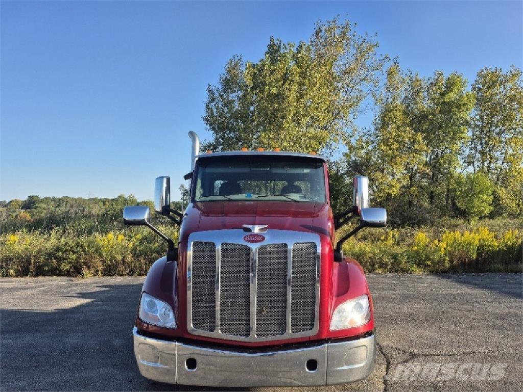 Peterbilt 579 Trekkers