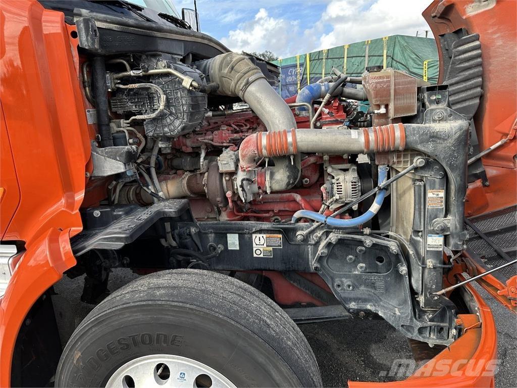 Peterbilt 579 Trekkers