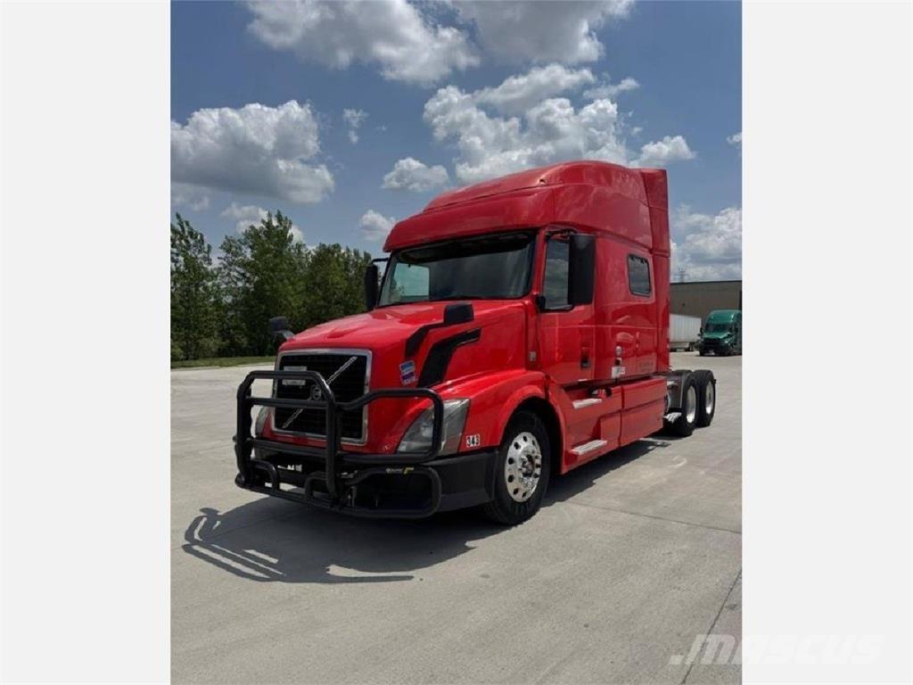 Volvo VNL 860 Trekkers