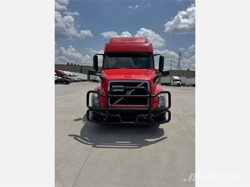 Volvo VNL 860 Trekkers