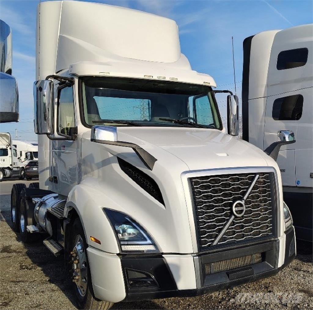 Volvo VNL300 Trekkers