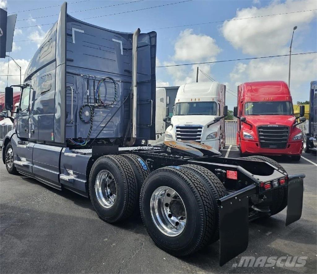 Volvo VNL64T760 Trekkers