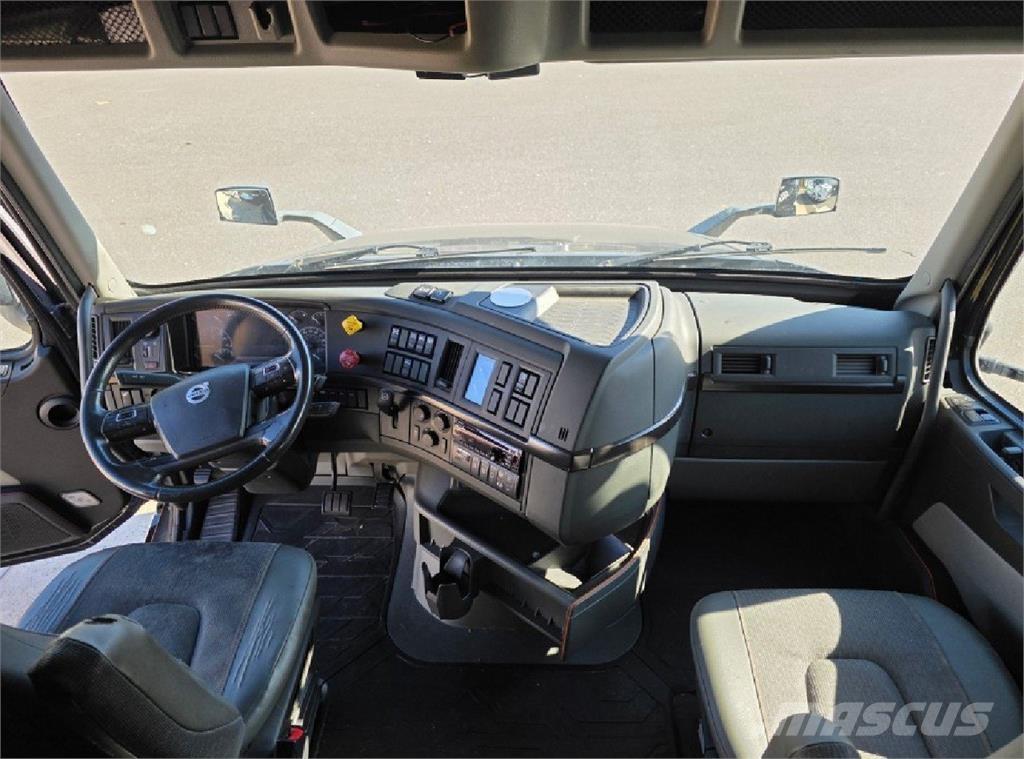 Volvo VNL64T860 Trekkers