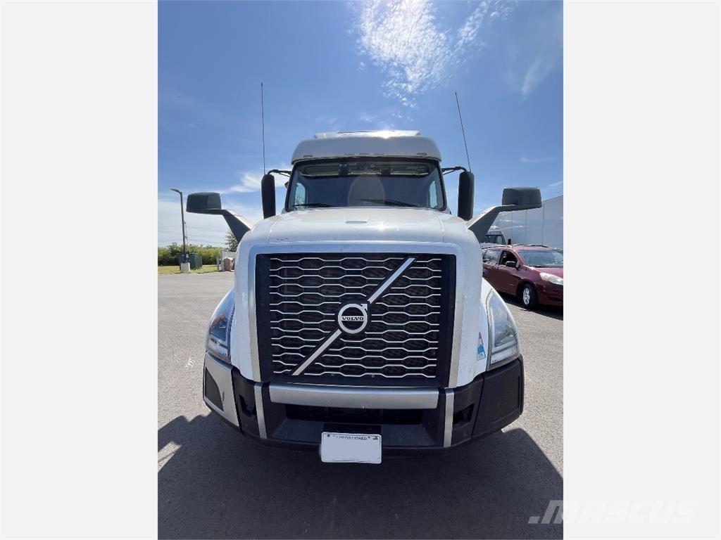 Volvo VNL860 Trekkers