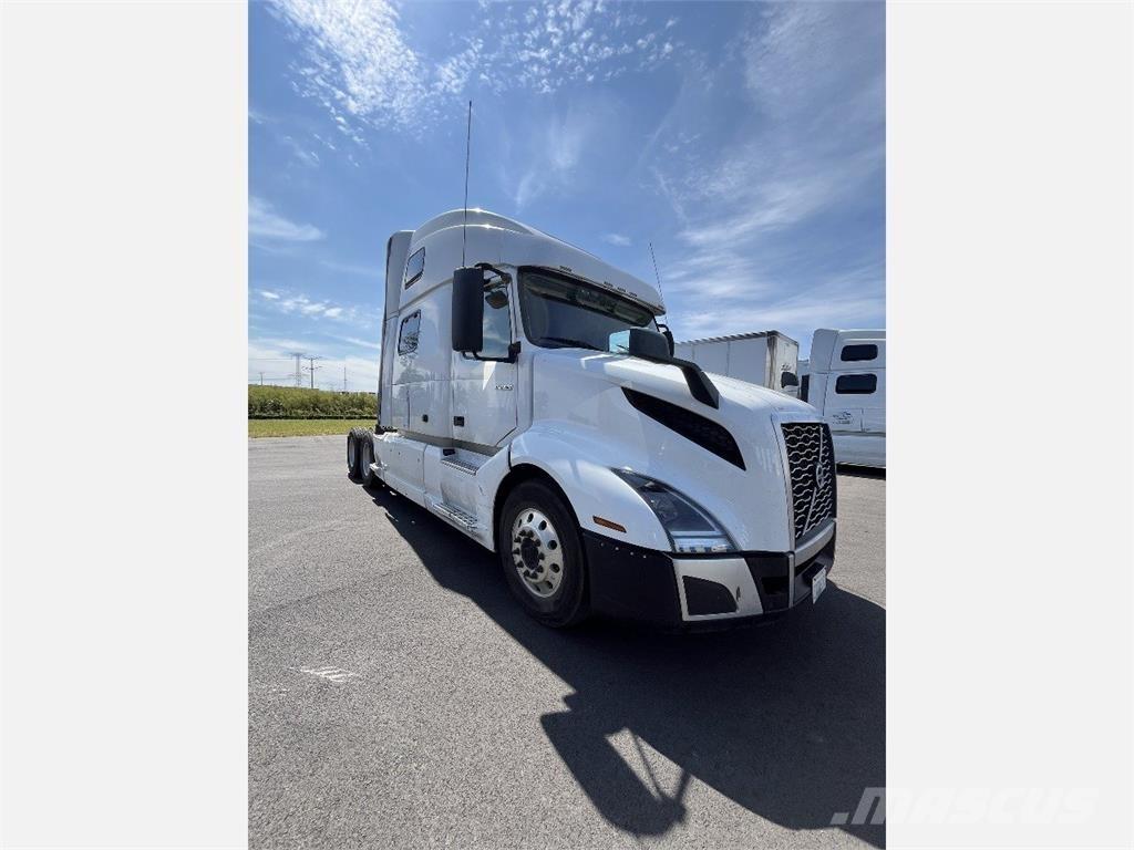 Volvo VNL860 Trekkers