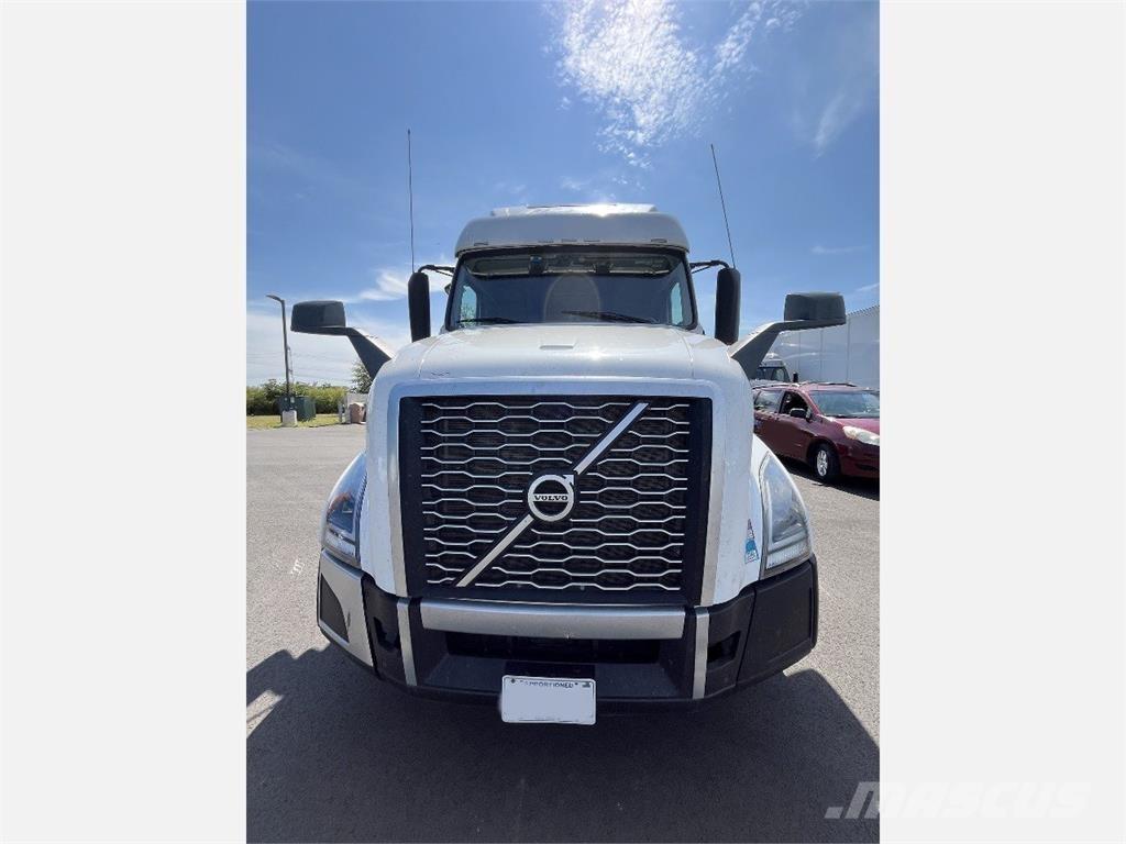 Volvo VNL860 Trekkers