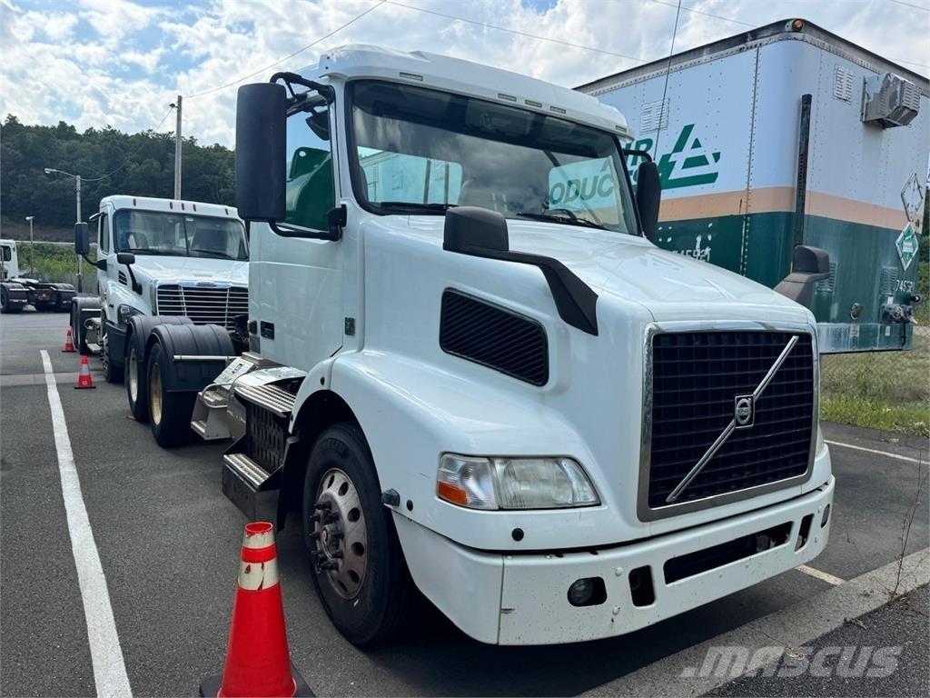 Volvo VNM64T200 Trekkers