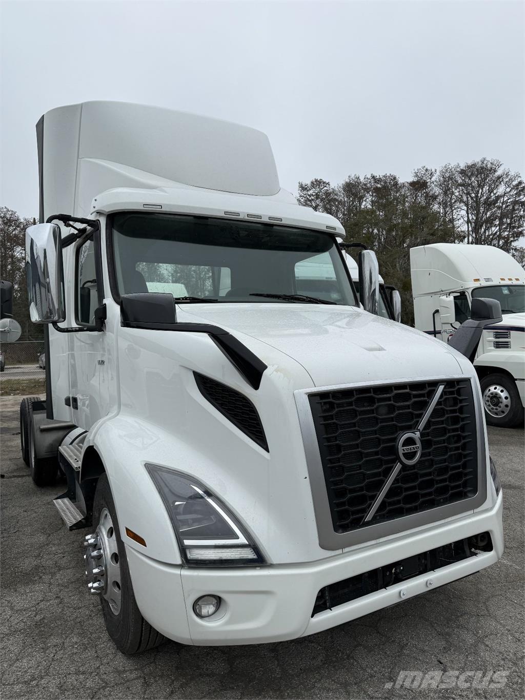 Volvo VNR64T300 Trekkers