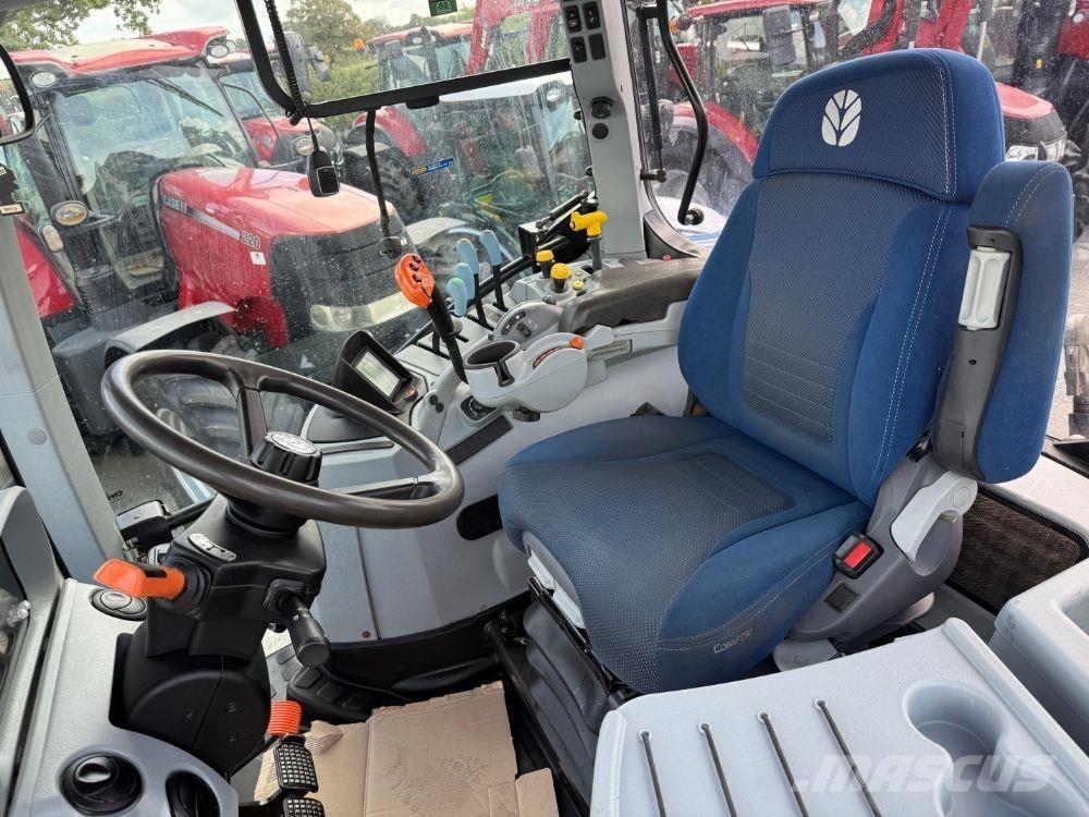 New Holland T7.230 Tractoren