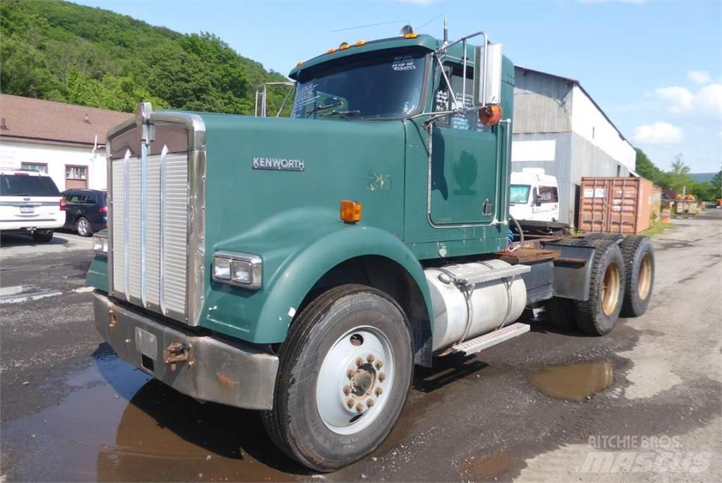 Kenworth W900B Chassis met cabine