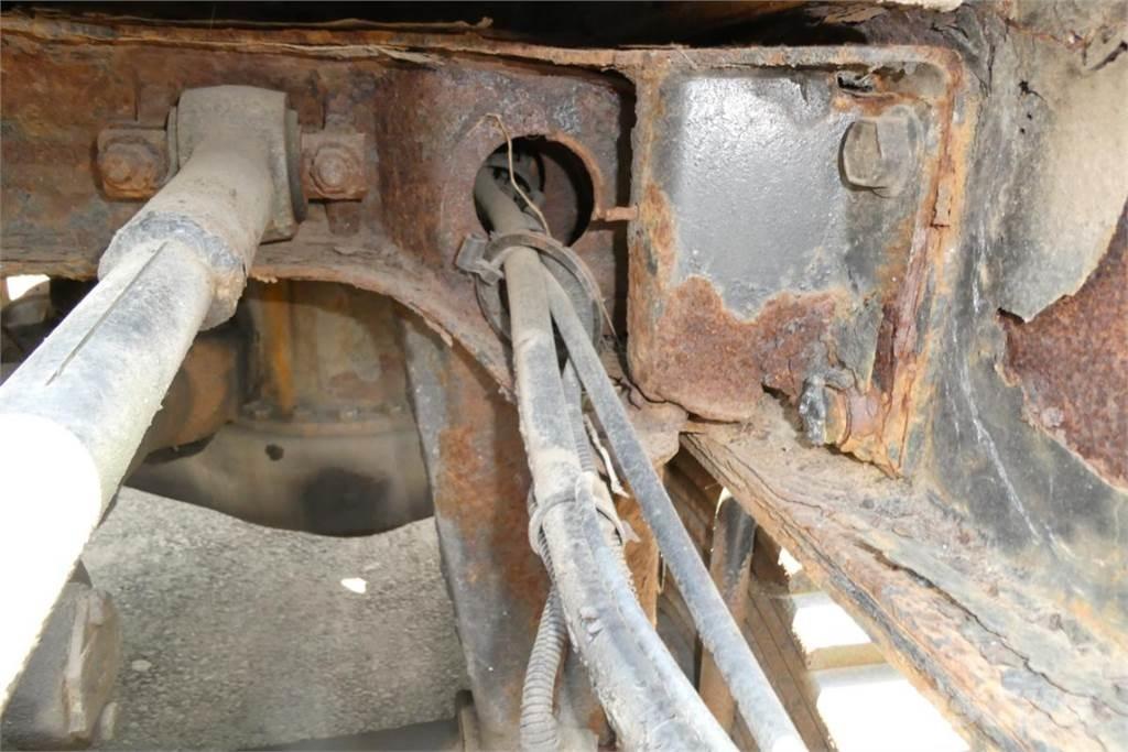 Mack CL733 Chassis met cabine
