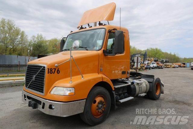 Volvo VNM42T Chassis met cabine