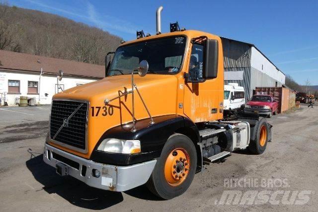 Volvo VNM42T Chassis met cabine