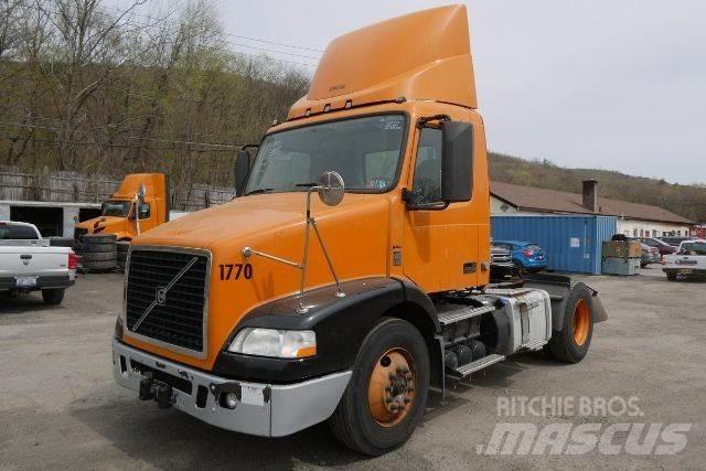 Volvo VNM42T Chassis met cabine