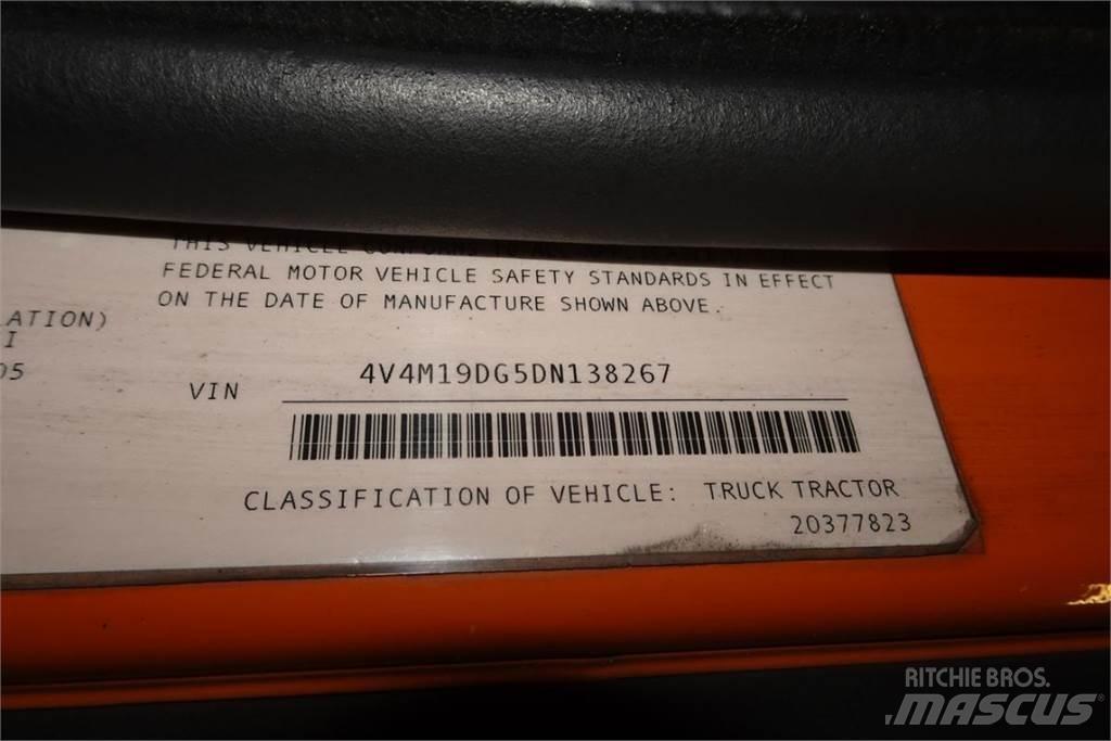 Volvo VNM42T Chassis met cabine
