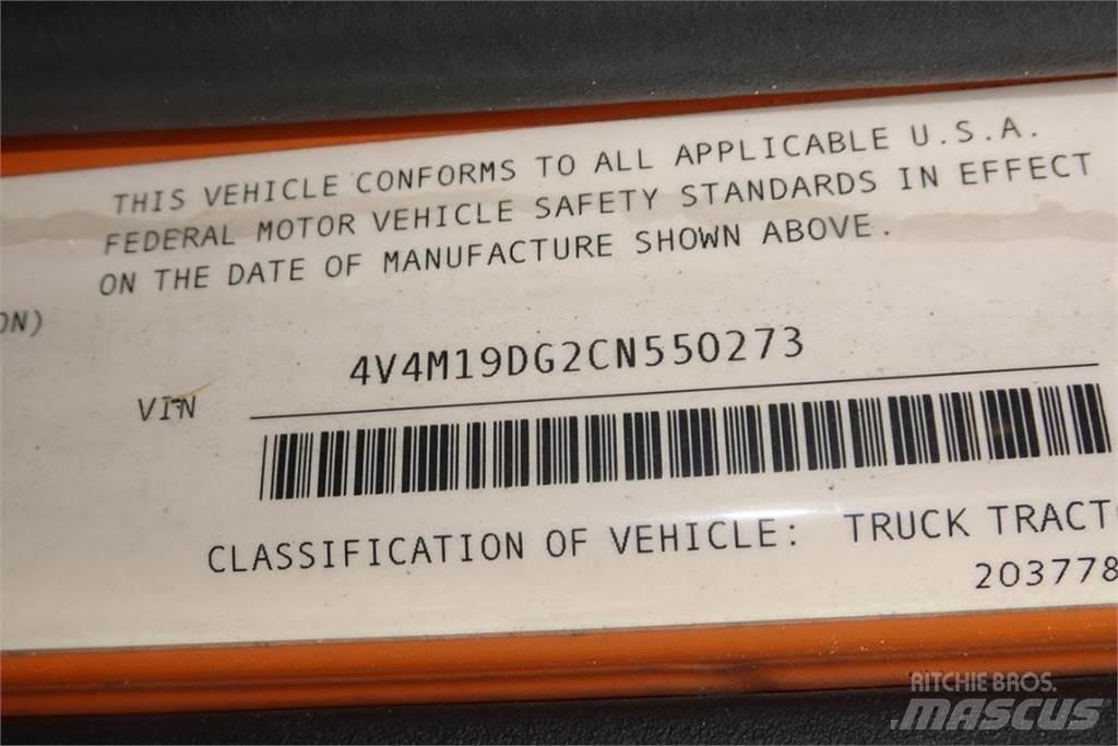 Volvo VNM42T Chassis met cabine