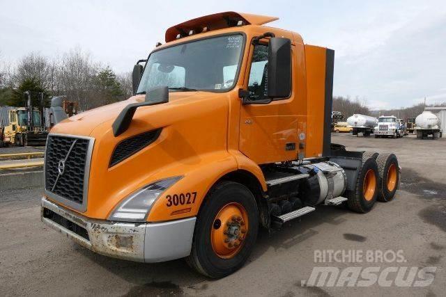 Volvo VNR64T300 Chassis met cabine