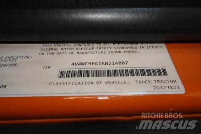 Volvo VNR64T300 Chassis met cabine