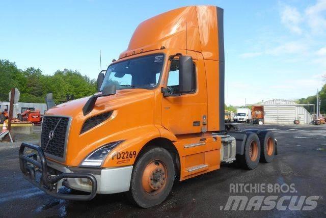 Volvo VNR64T300 Chassis met cabine