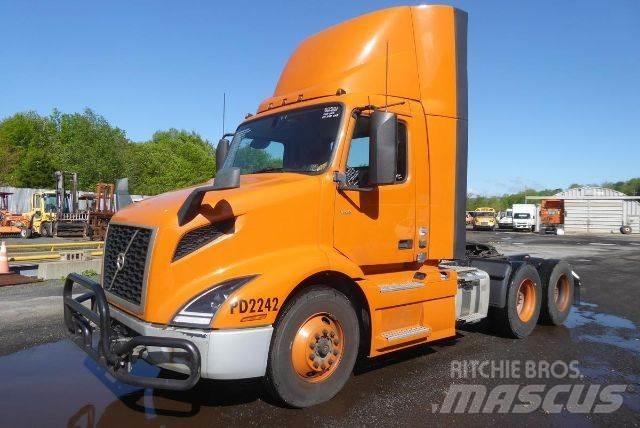 Volvo VNR64T300 Chassis met cabine