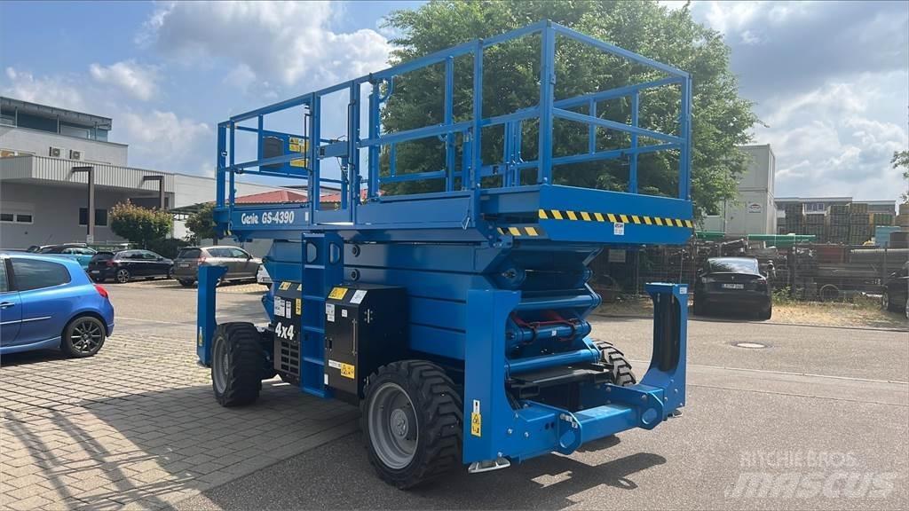 Genie GS-4390RT Schaarhoogwerkers