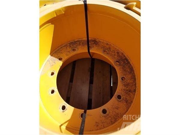 Volvo A25F Banden, wielen en velgen