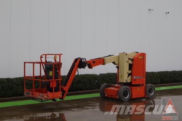 JLG E300AJP Knikarmhoogwerkers