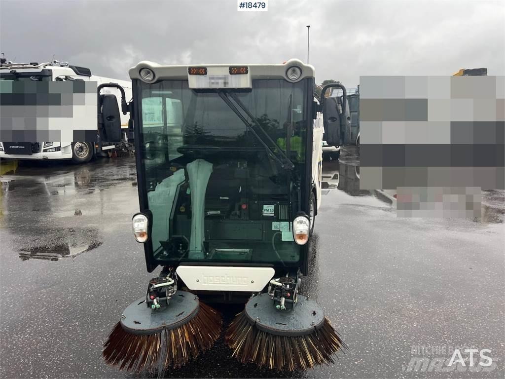 Boschung S2 sweeper Veegwagens
