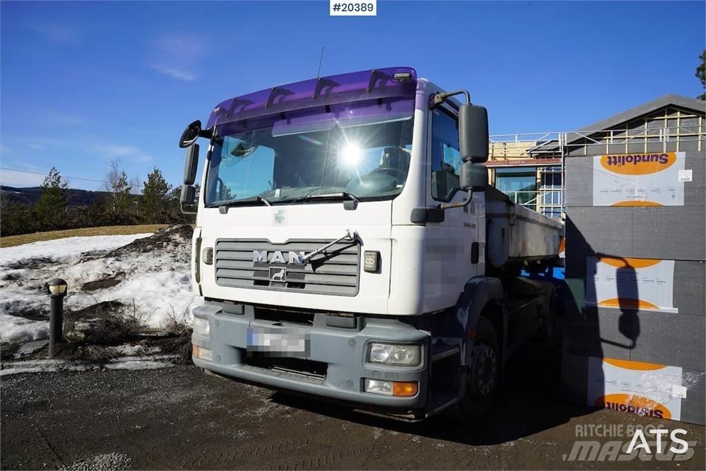 MAN TGM 18.330 Vrachtwagen met containersysteem