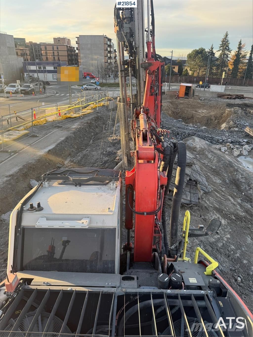 Sandvik DX800i Surface drill rigs