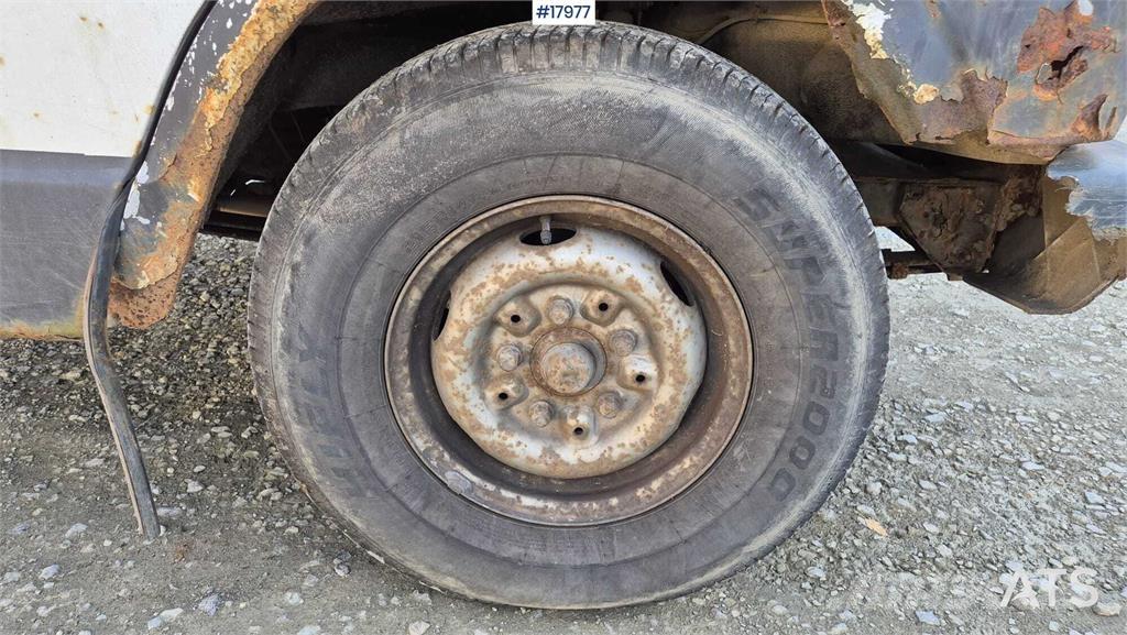 Mercedes-Benz 380D Vlakke laadvloer met kraan