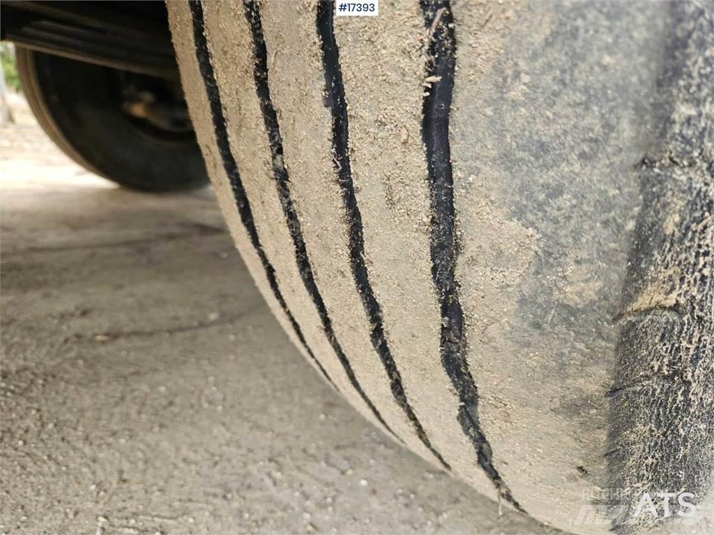 Scania 94G z HDS Vlakke laadvloer met kraan