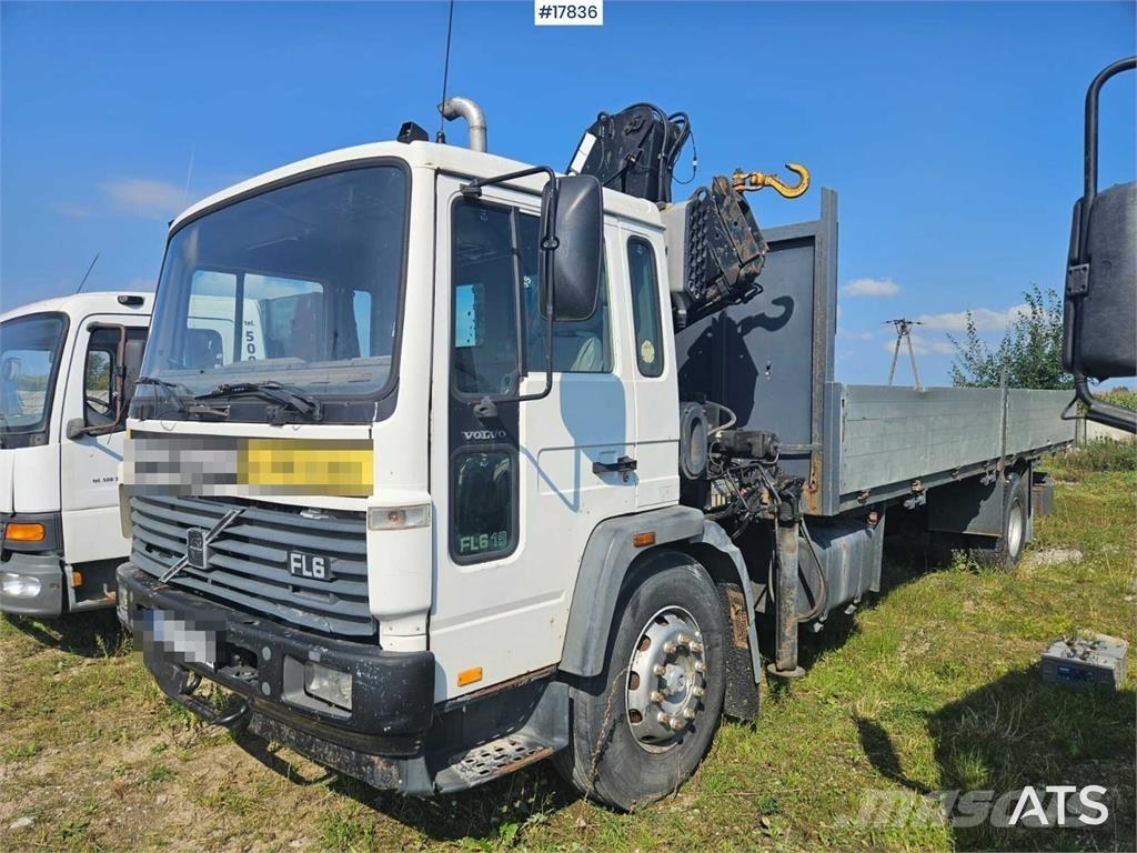 Volvo FL 619 Vlakke laadvloer met kraan