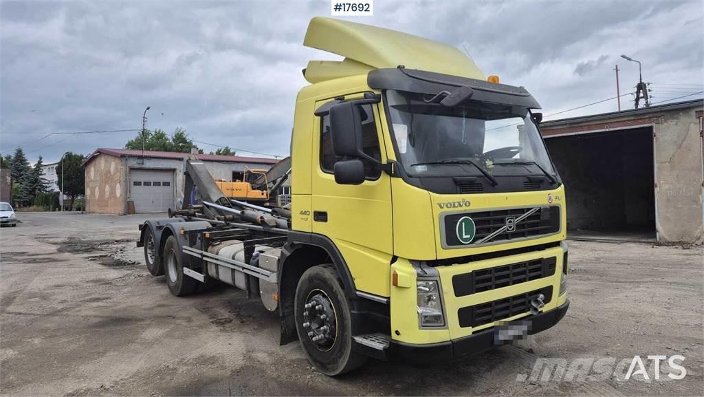 Volvo FM 440 Vrachtwagen met containersysteem
