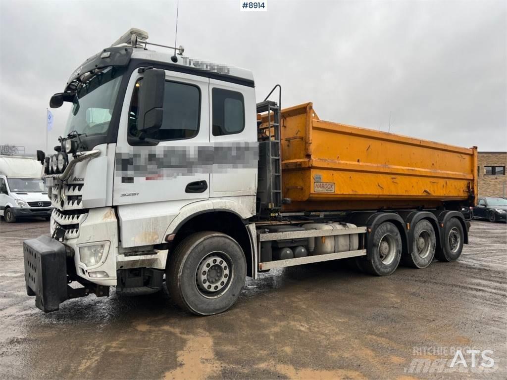 Mercedes-Benz Arocs Vrachtwagen met containersysteem