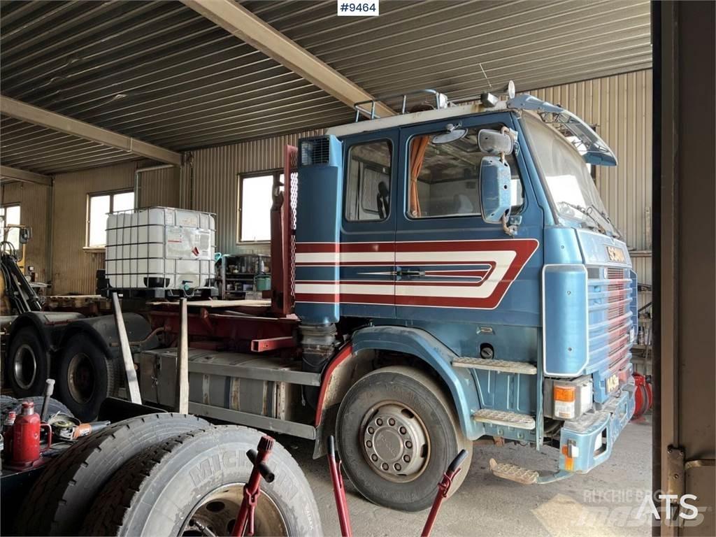 Scania R143 Vrachtwagen met containersysteem