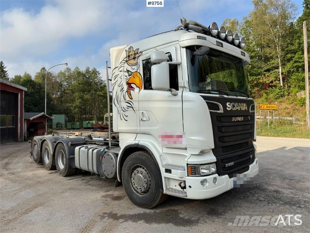 Scania R560 8X4 Vrachtwagen met containersysteem