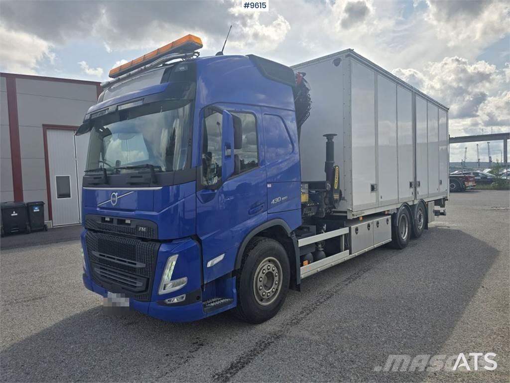 Volvo FM 62TR Vlakke laadvloer met kraan
