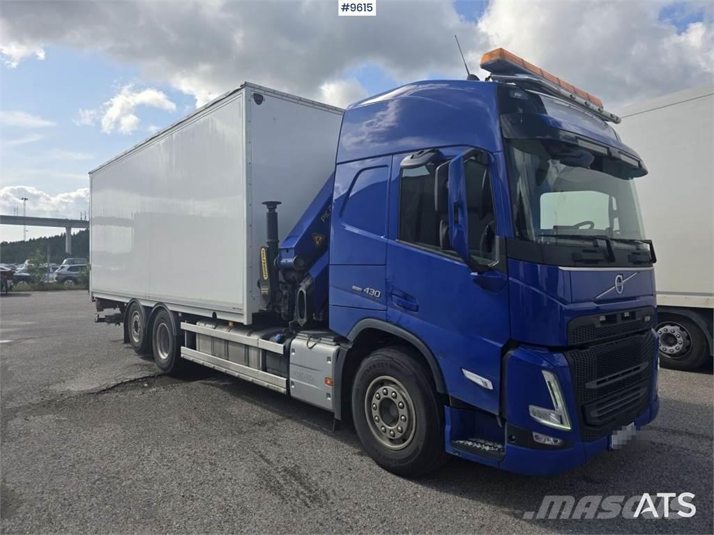 Volvo FM 62TR Vlakke laadvloer met kraan