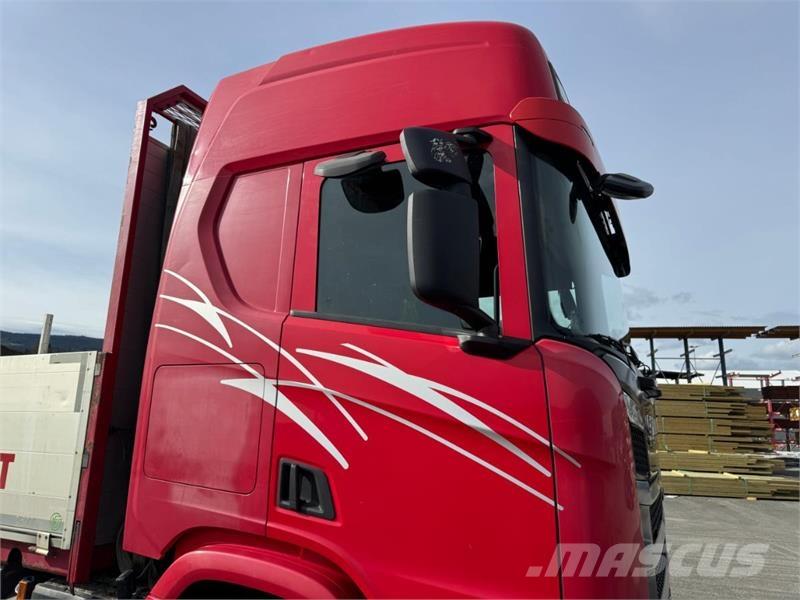 Scania R500 Vlakke laadvloer met kraan